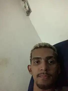 moreninhoP online show from January 3, 4:11 am