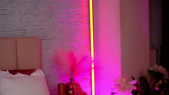 RachelSwaan online show from February 11, 6:24 am