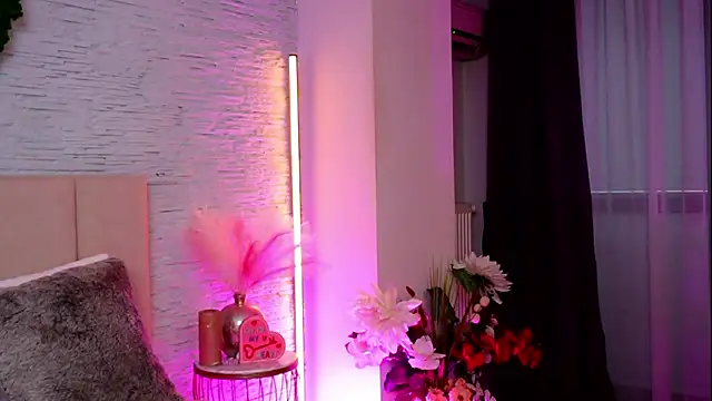 RachelSwaan online show from February 17, 5:38 am