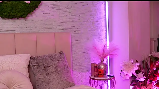 RachelSwaan online show from October 24, 8:46 am