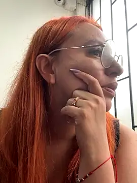 Snapshot of RoxieJackson chatting on October 18, 12:07 pm RoxieJackson online show from October 18, 12:07 pm