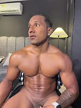 Snapshot of CallumMuscle chatting on January 16, 3:05 pm CallumMuscle online show from January 16, 3:05 pm