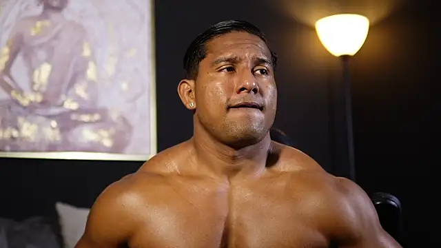 Snapshot of CallumMuscle chatting on December 15, 4:40 am CallumMuscle online show from December 15, 4:40 am