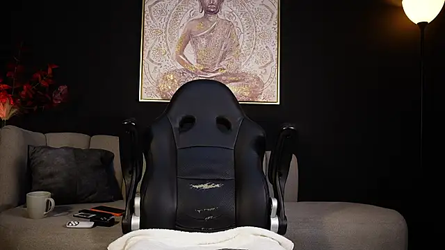 CallumMuscle online show from April 1, 11:34 pm