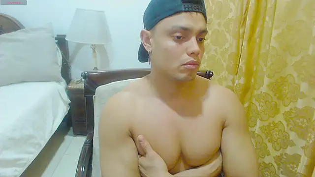 Snapshot of Booy_Hott chatting on February 27, 2:46 am Booy Hott online show from February 27, 2:46 am