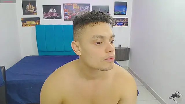 Snapshot of Booy_Hott chatting on January 26, 3:14 pm Booy Hott online show from January 26, 3:14 pm