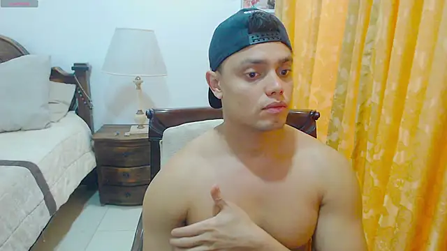 Snapshot of Booy_Hott chatting on February 11, 3:18 pm Booy Hott online show from February 11, 3:18 pm