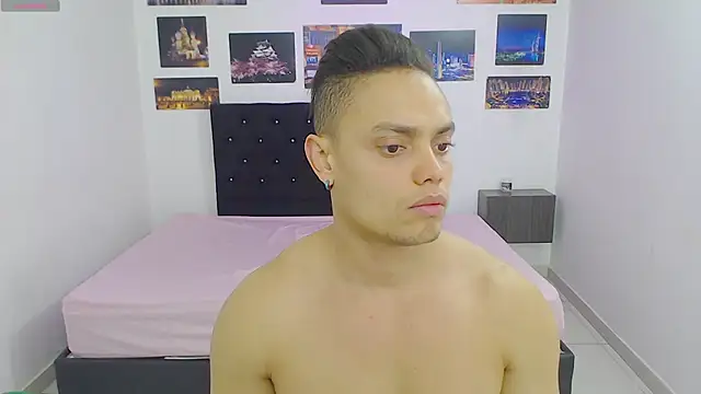 Snapshot of Booy_Hott chatting on December 18, 3:11 pm Booy Hott online show from December 18, 3:11 pm