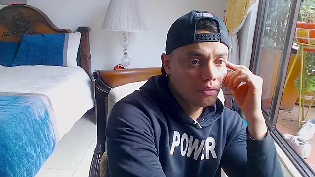 Snapshot of Booy_Hott chatting on November 5, 8:56 pm Booy Hott online show from November 5, 8:56 pm