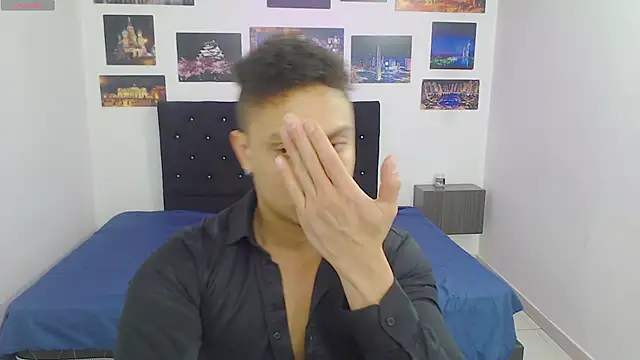 Snapshot of Booy_Hott chatting on December 7, 3:03 pm Booy Hott online show from December 7, 3:03 pm