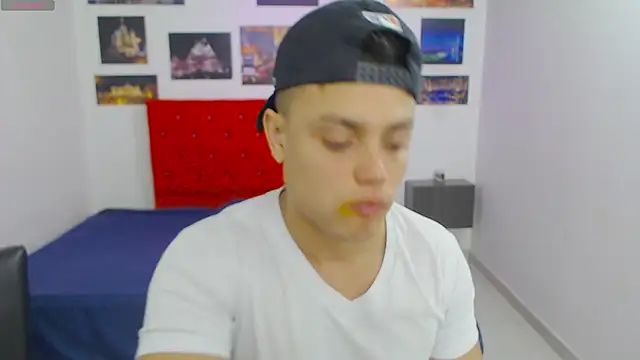 Snapshot of Booy_Hott chatting on January 28, 3:04 pm Booy Hott online show from January 28, 3:04 pm