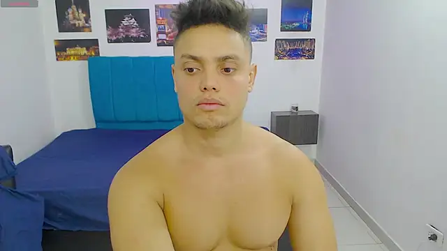 Snapshot of Booy_Hott chatting on January 24, 7:18 pm Booy Hott online show from January 24, 7:18 pm