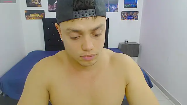 Snapshot of Booy_Hott chatting on December 5, 2:50 pm Booy Hott online show from December 5, 2:50 pm