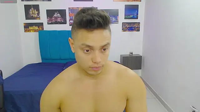 Snapshot of Booy_Hott chatting on January 23, 3:22 pm Booy Hott online show from January 23, 3:22 pm