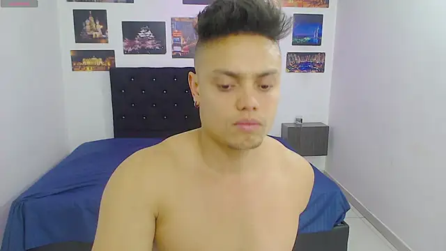 Snapshot of Booy_Hott chatting on December 9, 2:28 pm Booy Hott online show from December 9, 2:28 pm