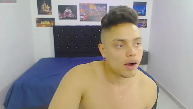 Snapshot of Booy_Hott chatting on December 9, 5:52 pm Booy Hott online show from December 9, 5:52 pm