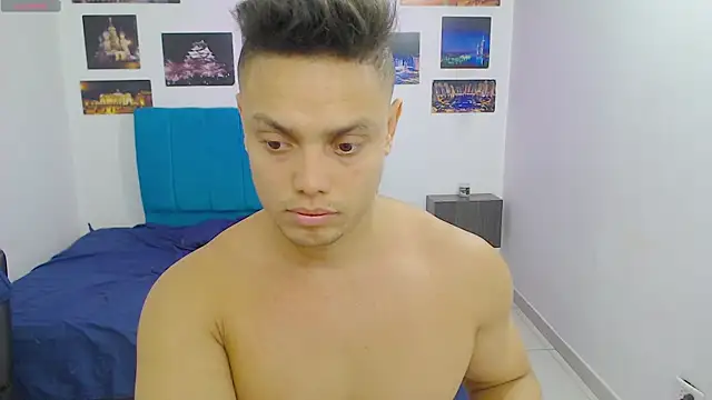 Snapshot of Booy_Hott chatting on January 22, 5:59 pm Booy Hott online show from January 22, 5:59 pm