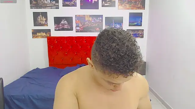 Snapshot of Booy_Hott chatting on January 29, 3:04 pm Booy Hott online show from January 29, 3:04 pm