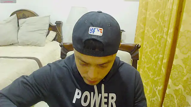 Snapshot of Booy_Hott chatting on February 6, 11:26 pm Booy Hott online show from February 6, 11:26 pm