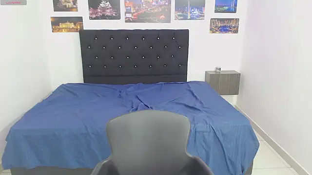 Snapshot of Booy_Hott chatting on December 9, 8:54 pm Booy Hott online show from December 9, 8:54 pm