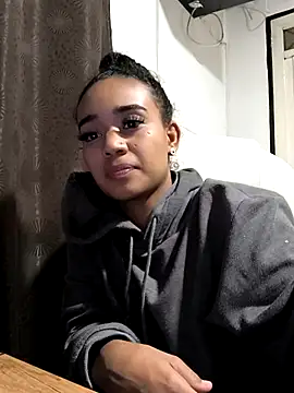 evafoxs online show from October 24, 6:01 am