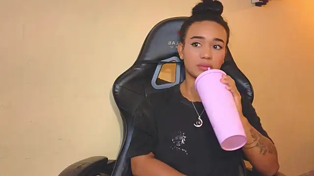 evafoxs online show from November 21, 12:20 am