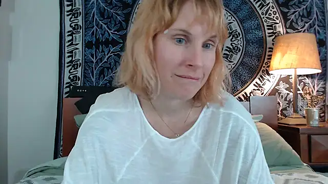 Snapshot of Cutikatxoxo chatting on February 18, 5:09 am Cutikatxoxo online show from February 18, 5:09 am