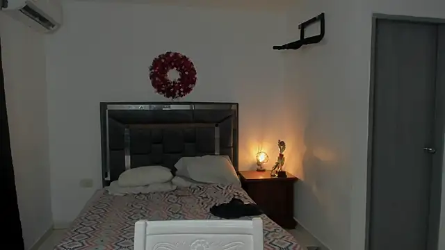 enzo sloran online show from May 4, 7:39 pm