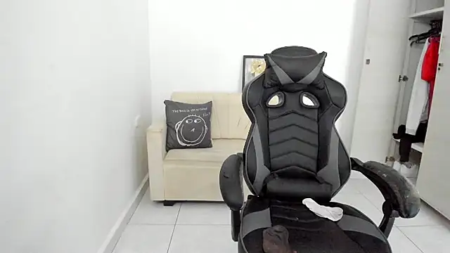 enzo sloran online show from April 12, 5:27 pm