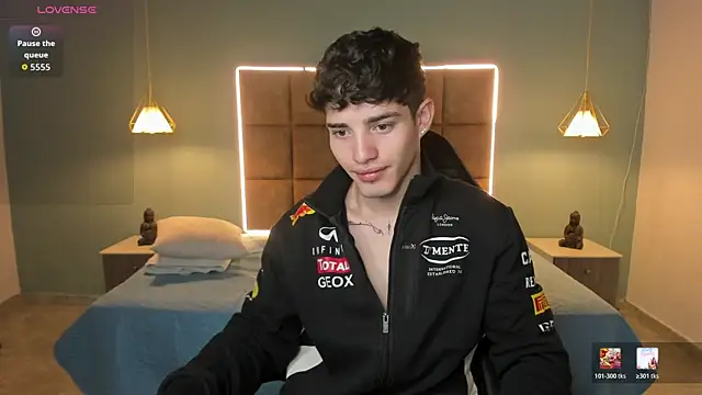 AlejooTwink online show from May 25, 2:33 am