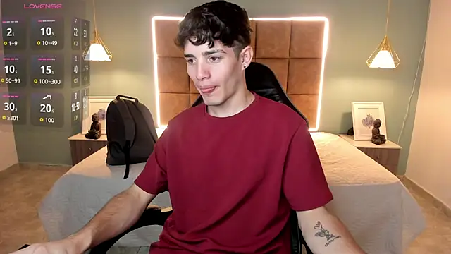 AlejooTwink online show from April 24, 2:13 am