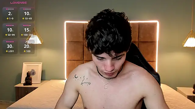 AlejooTwink online show from May 9, 4:27 am