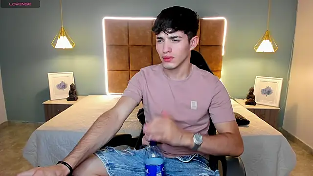 AlejooTwink online show from March 3, 1:34 am