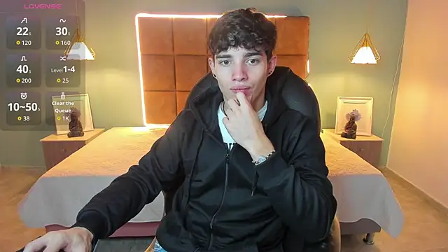 AlejooTwink online show from November 6, 3:10 am