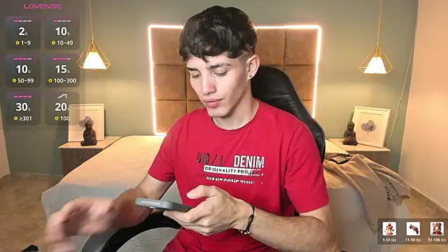 AlejooTwink online show from April 16, 5:19 am