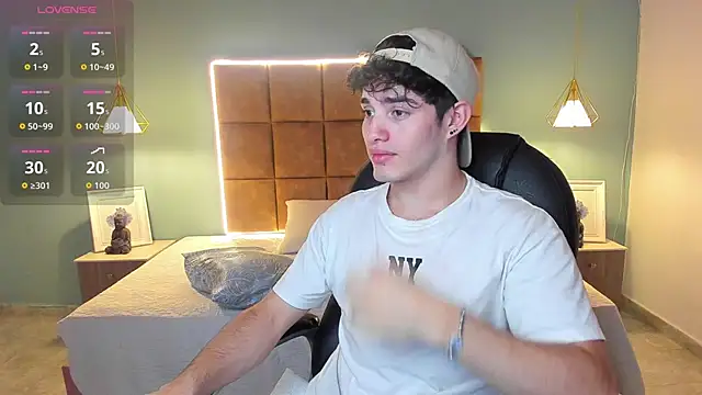 AlejooTwink online show from November 13, 2:26 am