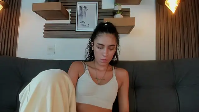 Snapshot of Layla_707 chatting on September 15, 10:10 pm Layla 707 online show from September 15, 10:10 pm