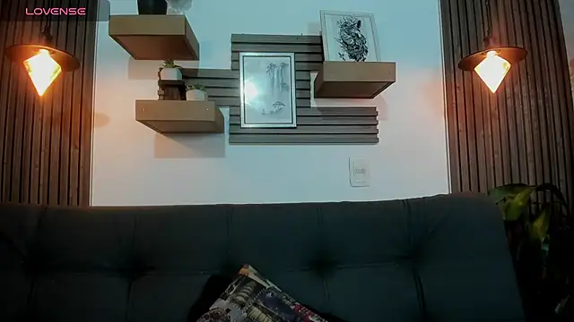 Snapshot of Layla_707 chatting on October 14, 12:33 am Layla 707 online show from October 14, 12:33 am