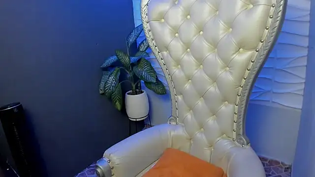 Snapshot of Layla_707 chatting on October 2, 12:47 am Layla 707 online show from October 2, 12:47 am