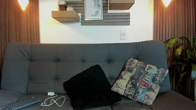 Snapshot of Layla_707 chatting on October 10, 10:21 pm Layla 707 online show from October 10, 10:21 pm