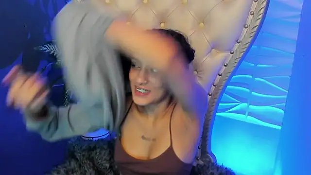 Layla 707 online show from November 4, 1:42 am