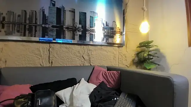 Layla 707 online show from February 17, 9:01 pm