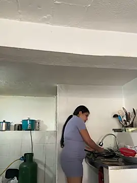 siri duque online show from December 17, 12:43 pm