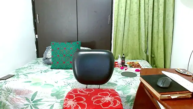 lunajones2024 online show from September 26, 2:40 am