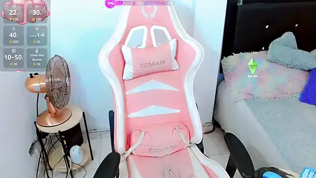 Snapshot of Kylie_martinez chatting on November 8, 3:21 am Kylie martinez online show from November 8, 3:21 am