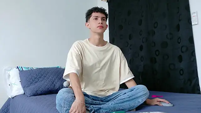 Snapshot of Noah_tyler_ chatting on October 28, 5:56 pm Noah tyler online show from October 28, 5:56 pm