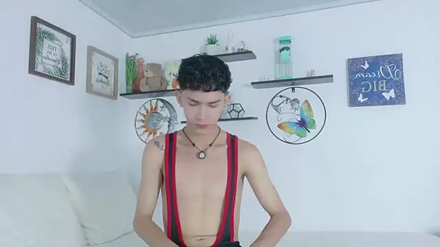 Snapshot of Noah_tyler_ chatting on July 4, 6:12 pm Noah tyler online show from July 4, 6:12 pm
