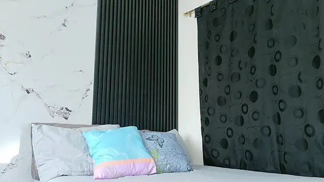 Noah tyler  online show from February 5, 1:07 pm