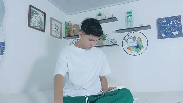 Snapshot of Noah_tyler_ chatting on July 8, 7:47 pm Noah tyler online show from July 8, 7:47 pm