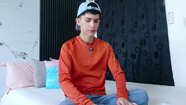 Noah tyler  online show from March 21, 6:45 pm